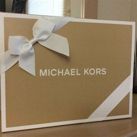 michael kors wrapping supplies